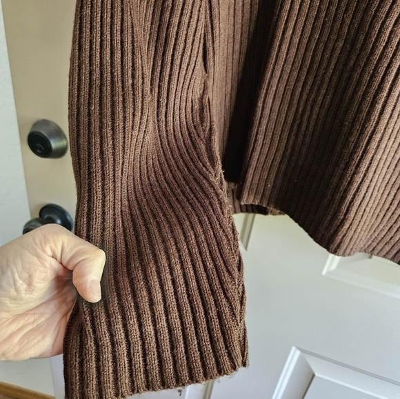 Vintage women's long sleeve zip-up sweater with leather block front. - Picture 3 of 4